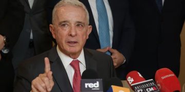 Uribe pide reconstruir relaciones con EE. UU. tras la crisis con Trump y lanza dura crítica al Gobierno Petro