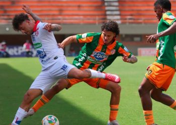 Escándalo en el fútbol colombiano: la SIC sanciona a Dimayor y cinco clubes por vetar jugadores