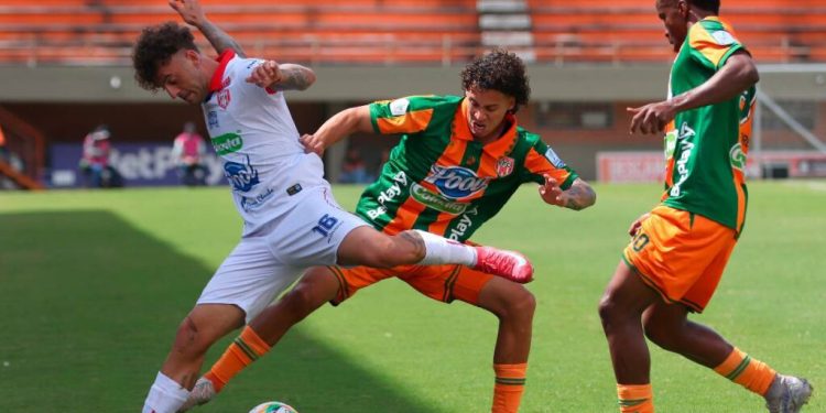 Escándalo en el fútbol colombiano: la SIC sanciona a Dimayor y cinco clubes por vetar jugadores