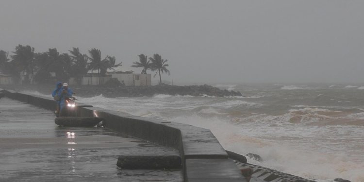 Tifón Kalmaegi toca tierra en Vietnam tras dejar más de 100 muertos en Filipinas