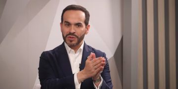 Abelardo de la Espriella abre la puerta a una alianza con Sergio Fajardo, pero excluye al petrismo: “Caben todos, menos petristas”