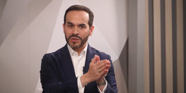 Abelardo de la Espriella abre la puerta a una alianza con Sergio Fajardo, pero excluye al petrismo: “Caben todos, menos petristas”