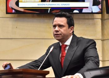 Cambio Radical denuncia ante la Procuraduría a secretario del Senado por permitir participación de senadora sancionada