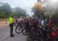Policía de Tránsito de Bolívar adelanta campaña de educación vial dirigida a ciclistas en el corredor Turbaco–Cartagena
