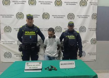 Cae hombre con revólver ilegal en Villa Génesis: Policía lo sorprendió durante patrullaje preventivo
