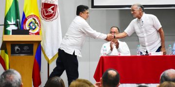 Gobernador Verano pide respaldo de los notarios a la autonomía regional en encuentro académico de la Costa Atlántica