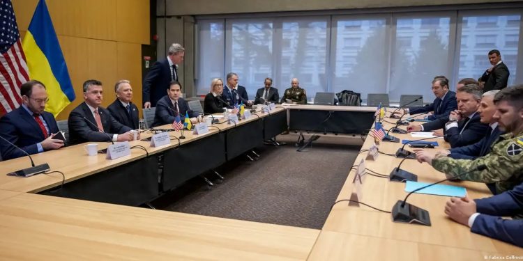 Estados Unidos y Ucrania inician reunión en Florida para plan de paz