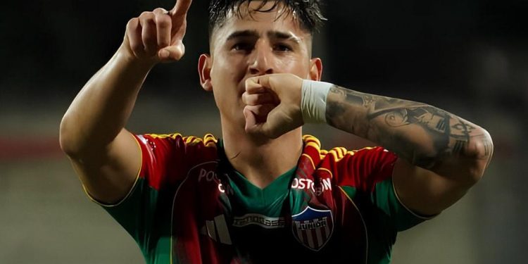 Junior rescata un punto de oro y sigue soñando con la final