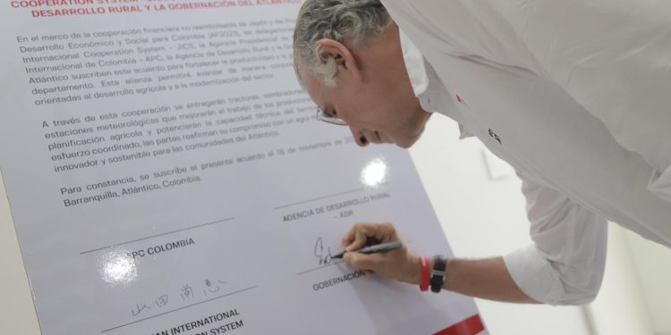 Gobernación firma alianza con el Sistema de Cooperación Internacional de Japón para traer maquinaria agrícola de última tecnología