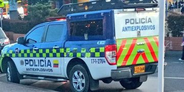 Investigan hallazgo de petardos en tres tiendas de Falabella en Bogotá