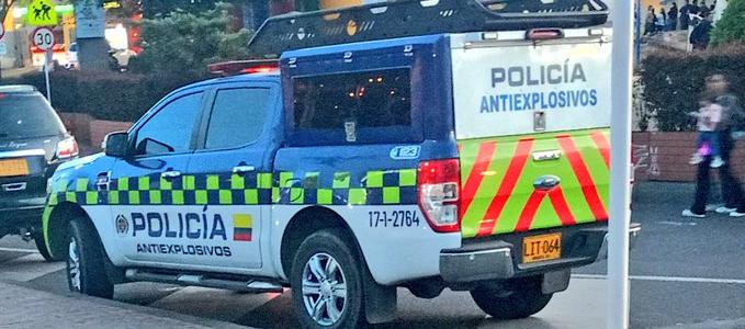 Investigan hallazgo de petardos en tres tiendas de Falabella en Bogotá