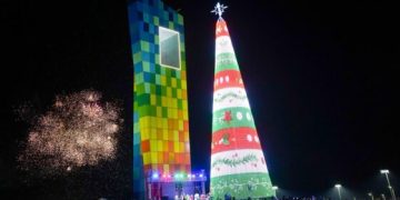 Michelle Char recibió el decreto como Reina del Carnaval 2026 en una noche llena de tradición en el Malecón del Río