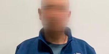 Inadmiten a ciudadano estadounidense que llevaba una cantidad inusual de preservativos en su equipaje