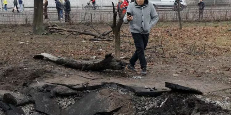 Rusia lanza ataque masivo contra empresas militares y el sistema energético de Ucrania