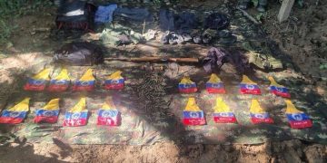 Militares venezolanos destruyen campamento donde hallaron brazaletes alusivos a las FARC