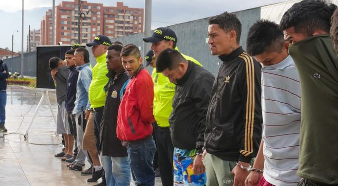 Cae banda que vendía droga camuflada en dulces en Bosa y Suba: 23 capturados