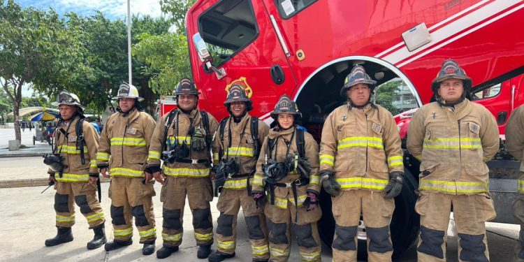 Desfile conmemorativo por el Día Nacional del Bombero, este martes 11 de noviembre