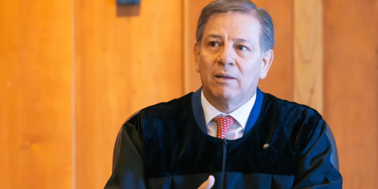 Presidente de la Corte Suprema aclara que Petro no está invitado a la conmemoración de los 40 años del Palacio de Justicia