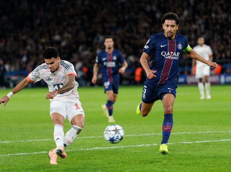 Luis Díaz brilla y sufre en una noche inolvidable en París