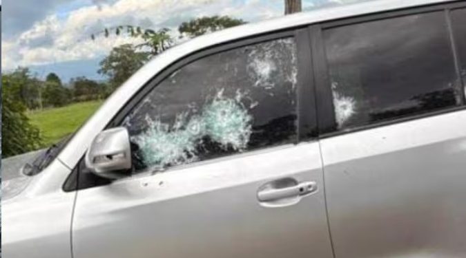 Atentan contra el gobernador de Arauca, Renson Martínez, en vía entre Saravena y Tame