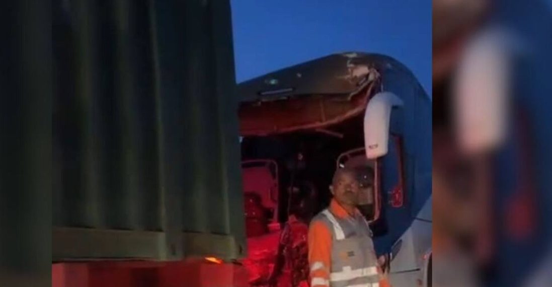 Choque entre bus y tractomula dejó varios heridos en la vía Riohacha–Santa Marta