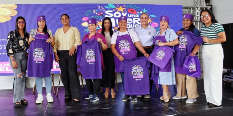 Emprendedoras del Atlántico se preparan para hacer la fiesta de los hogares en esta Navidad