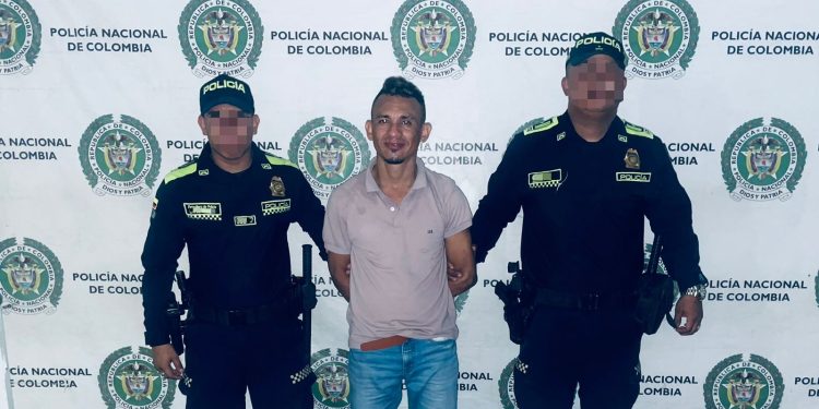 Policía captura a hombre armado durante controles en el barrio Cachimbero de Soledad