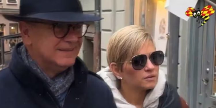 “No hablo inglés”: Verónica Alcocer evitó responder a la prensa en Estocolmo tras polémica por presuntos lujos