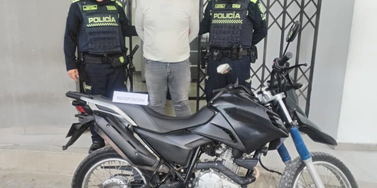 Policía recupera motocicleta robada y captura a un hombre por receptación en Barranquilla