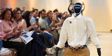Barranquilla Fashion Week 2025 hace historia: primer robot modelo en pasarela de Latinoamérica