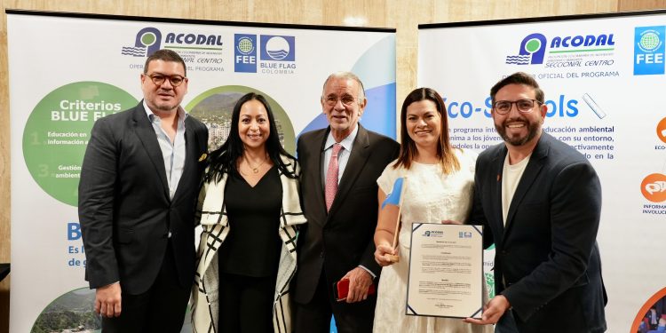 Atlántico para el mundo: Salinas del Rey, primera playa deportiva de América certificada con Bandera Azul