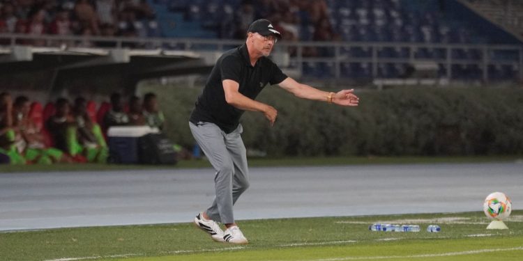 Arias minimiza el peso del grupo y asegura que Junior está listo para competir