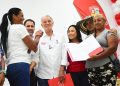 Gobierno de Eduardo Veranos lleva felicidad a 500 familias de Manatí gracias a las titulaciones de ‘Mi Casa Bacana’