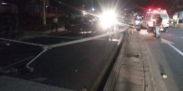 Fuerte choque contra poste en la carrera 38 con calle 100