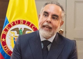 Benedetti revela supuesto complot judicial y arremete contra Enciso: “Le falta hombría”