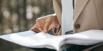 Cargos a exdirectora de Indersantander por posibles nombramientos irregulares en planta de personal