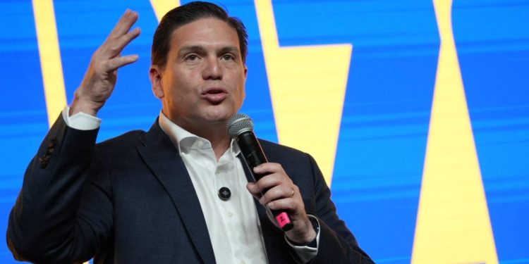 Pinzón propone encuesta nacional vinculante para definir candidatos de una ‘Gran Consulta Popular’