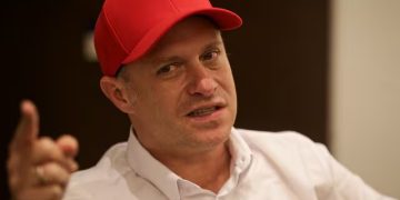 Héctor Olimpo Espinosa propone aplazar encuesta interna de la Fuerza de las Regiones