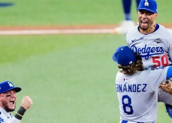 Los Dodgers fuerzan el séptimo juego tras una noche de oro de Yamamoto