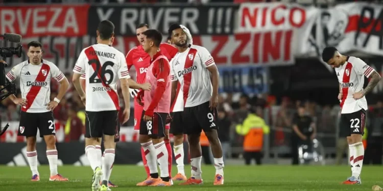 River Plate vive su peor momento en casi un siglo tras caer ante Gimnasia