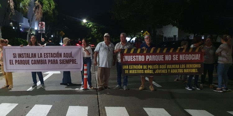 Comunidad de Riomar protesta contra la instalación de una estación de Policía en el parque Bosques del Norte