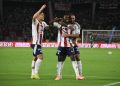 Junior se acerca a la final tras vencer 2-1 a Nacional en un Metropolitano lleno de emociones