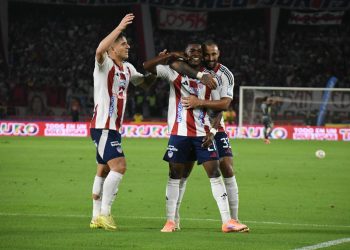 Junior se acerca a la final tras vencer 2-1 a Nacional en un Metropolitano lleno de emociones
