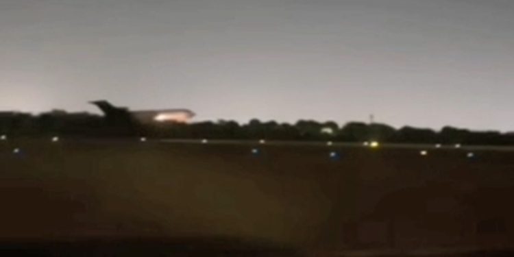 Emergencia aérea en Barranquilla: avión de carga de AeroSucre aterrizó con falla en el tren de aterrizaje