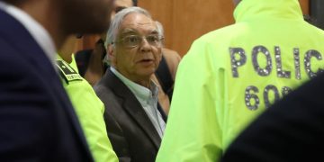 Capturan en plena audiencia al exministro de Hacienda Ricardo Bonilla por escándalo de la UNGRD