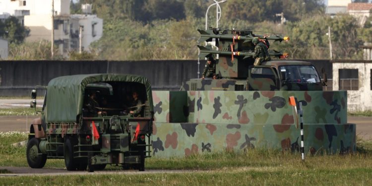 China intensifica presión militar sobre Taiwán con nuevas maniobras de fuego real
