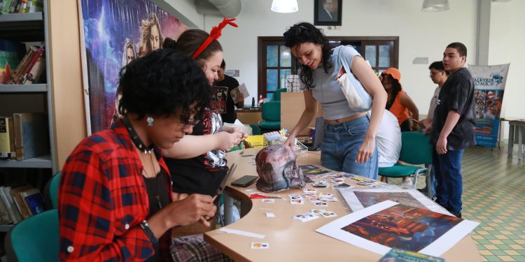 Libros, arte y cultura brillaron en el Gran Bazar Literario de la Biblioteca Meira Delmar