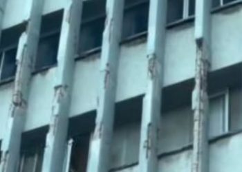 Joven de Palmar de Varela resultó herido por caída de concreto en el centro de Barranquilla