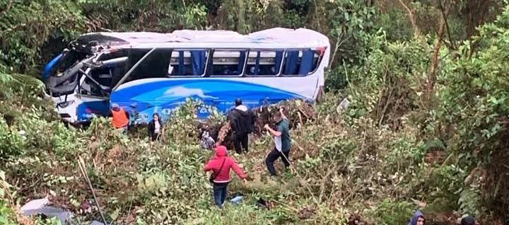 Accidente de bus en carretera de Norte de Santander deja un fallecido y varios lesionados