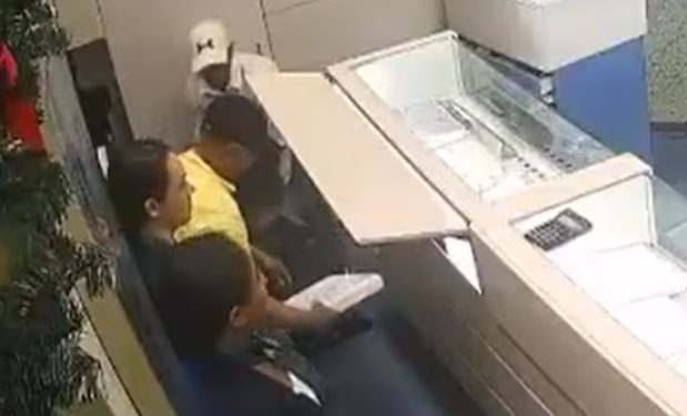 Policía habría participado en intento de hurto a joyería en Bucaramanga, atribuido a ‘Los Costeños’